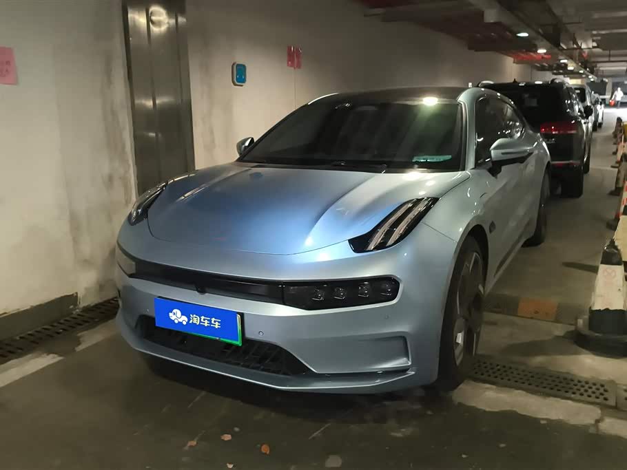 Zeekr 001