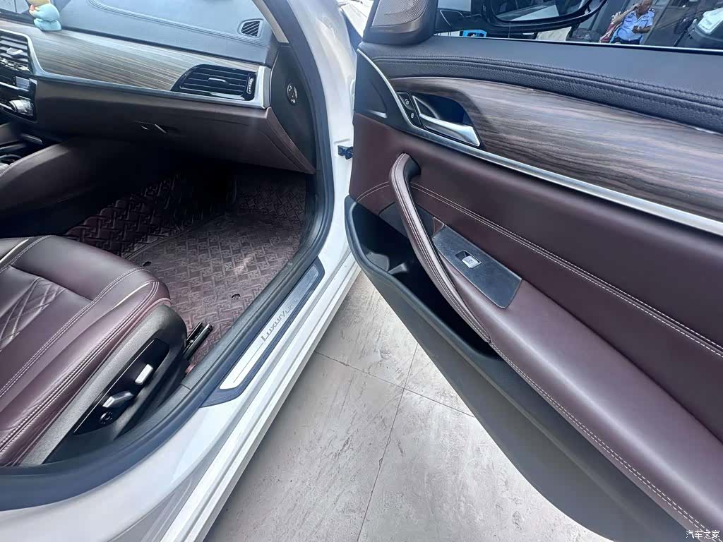 BMW 5 Series, 2018 14