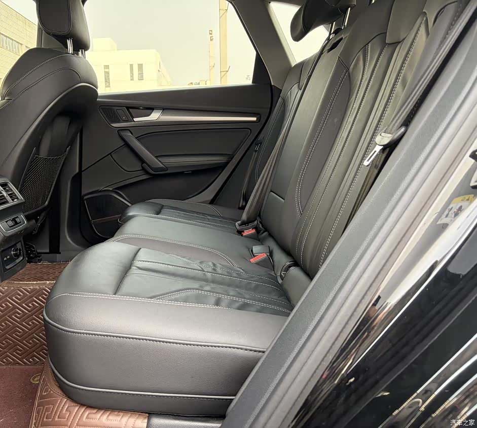 Audi Q5L, 2022 10