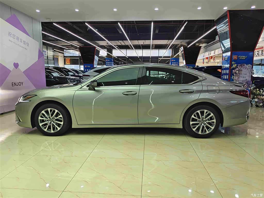 Lexus ES, 2024 7