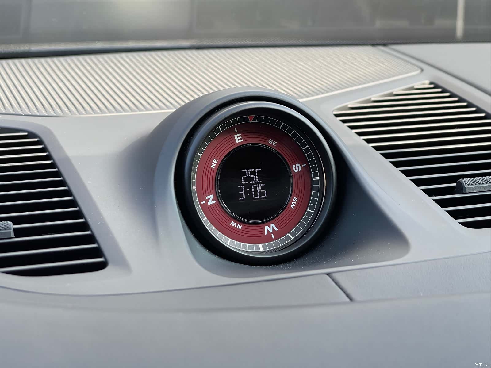 Porsche Cayenne, 2025 9