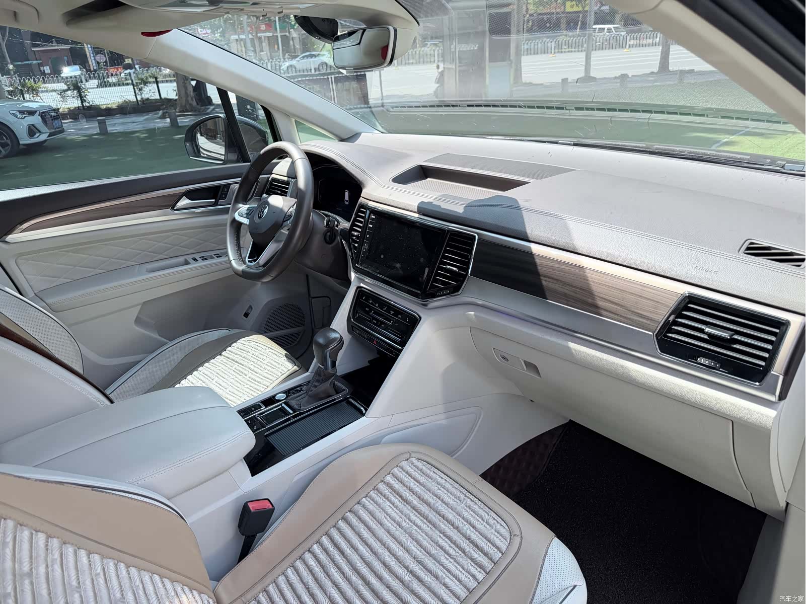 Volkswagen Viloran, 2020 10