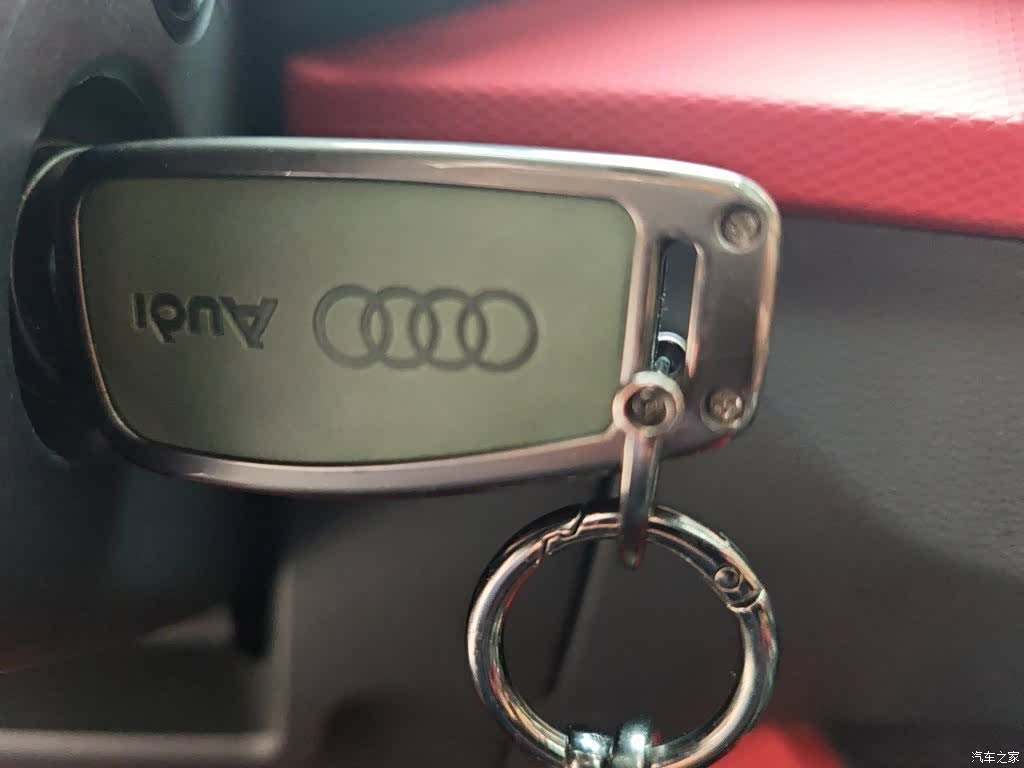 Audi Q2L, 2019 12