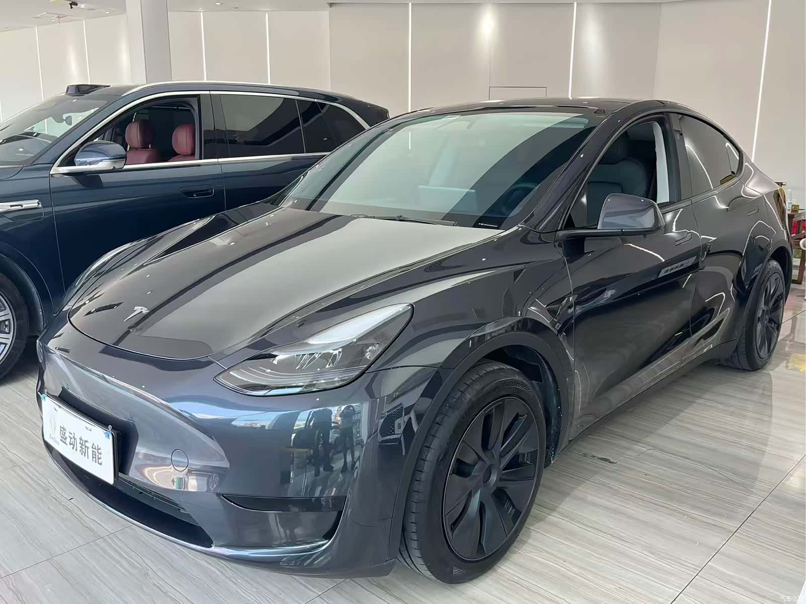 Tesla Model Y, 2024 1
