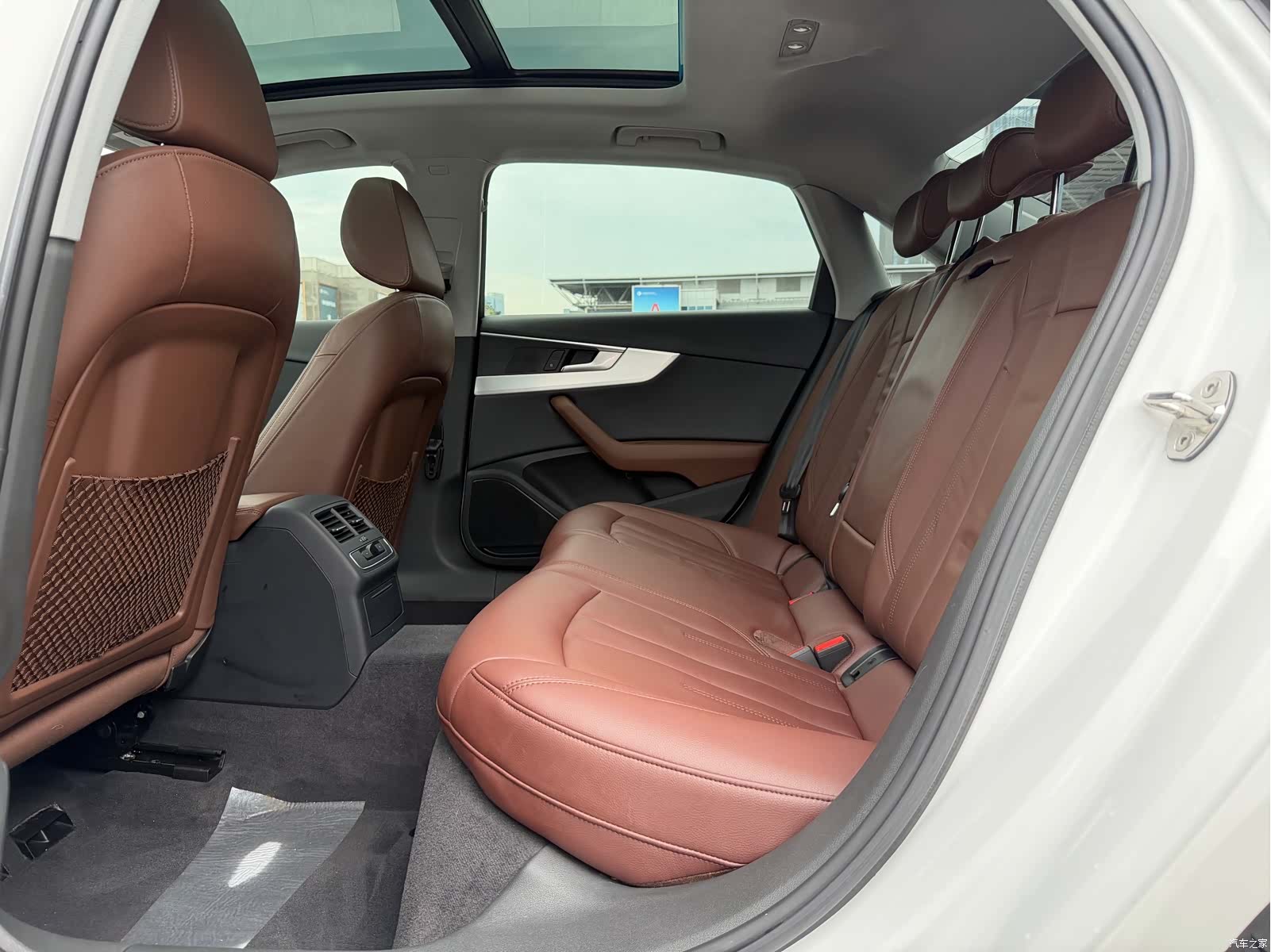 Audi A4L, 2018 7