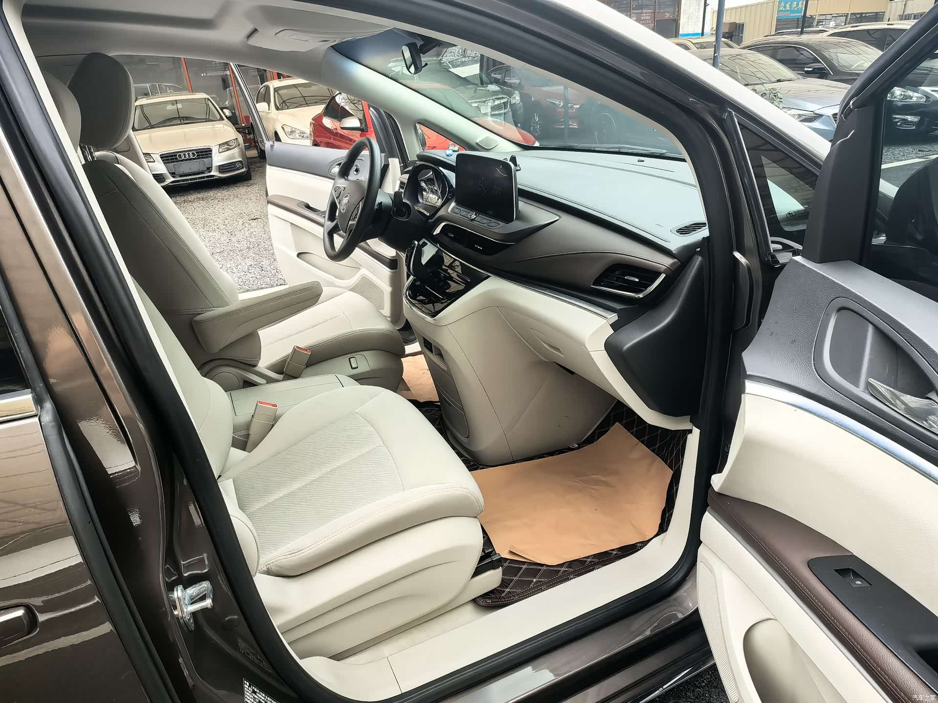 Buick GL8, 2024 11