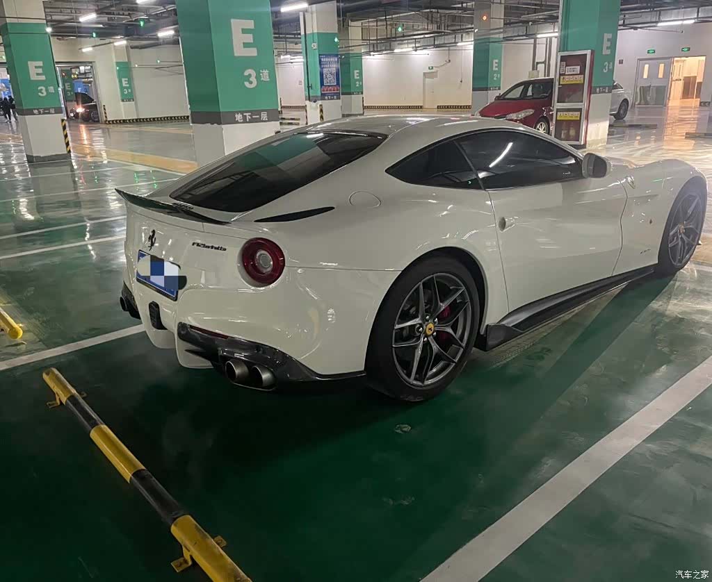 Ferrari F12ber, 2019 4