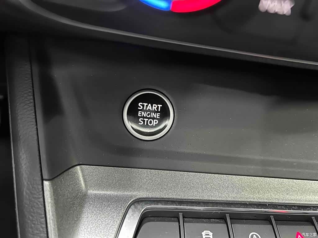 Audi Q3, 2023 4