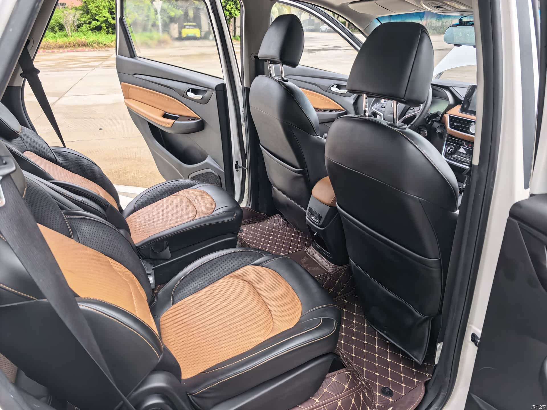 Wuling Hongguang, 2018 11