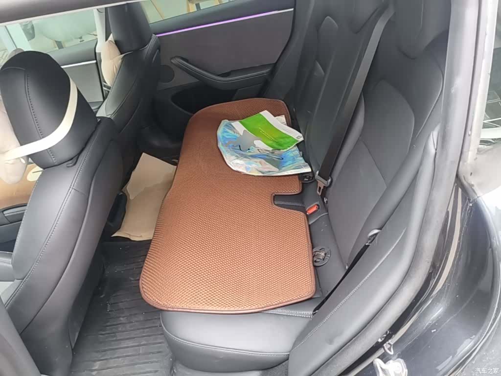 Tesla Model 3, 2024 17