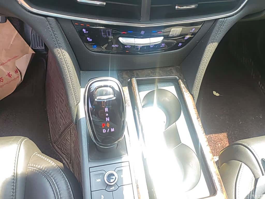 Cadillac CT6, 2022 14