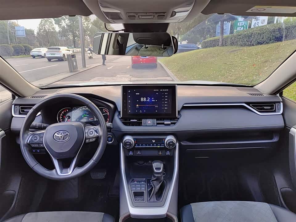 Toyota RAV4 Rongfang