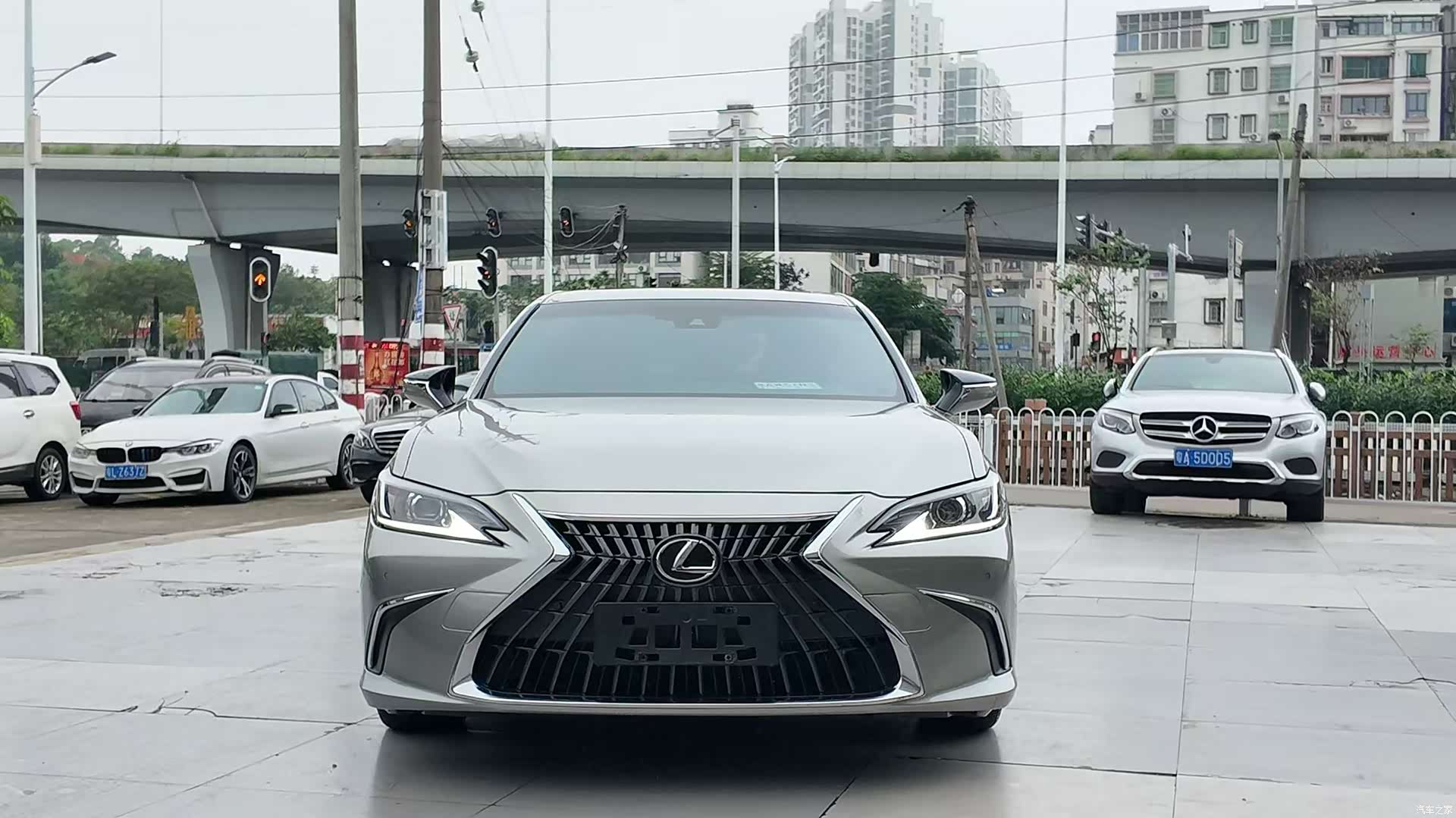Lexus ES, 2022 2