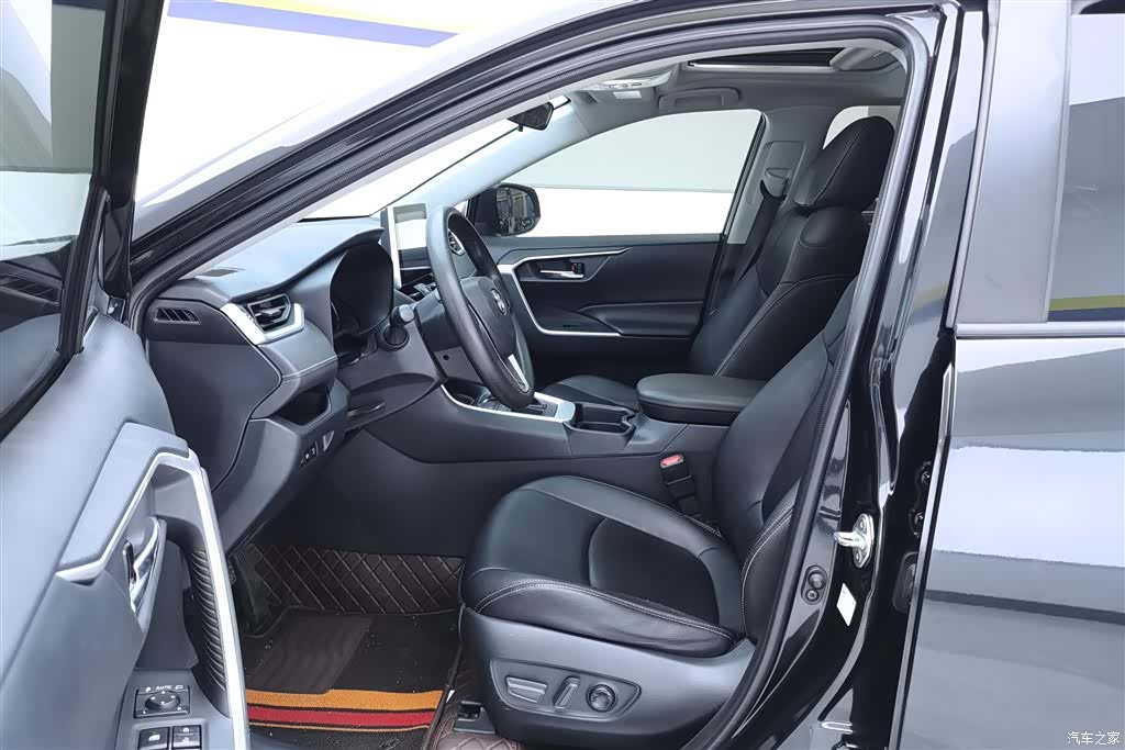 Toyota RAV4, 2023 9