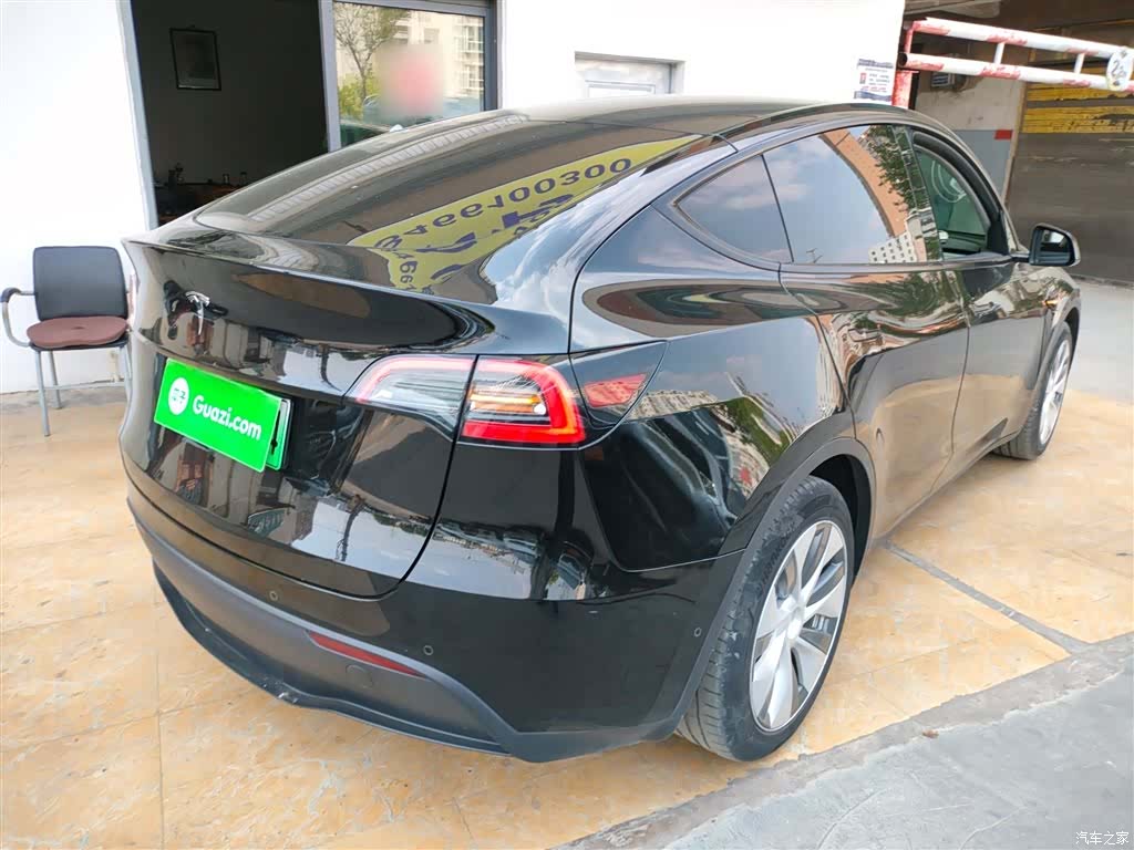 Tesla Model Y, 2022 все фото