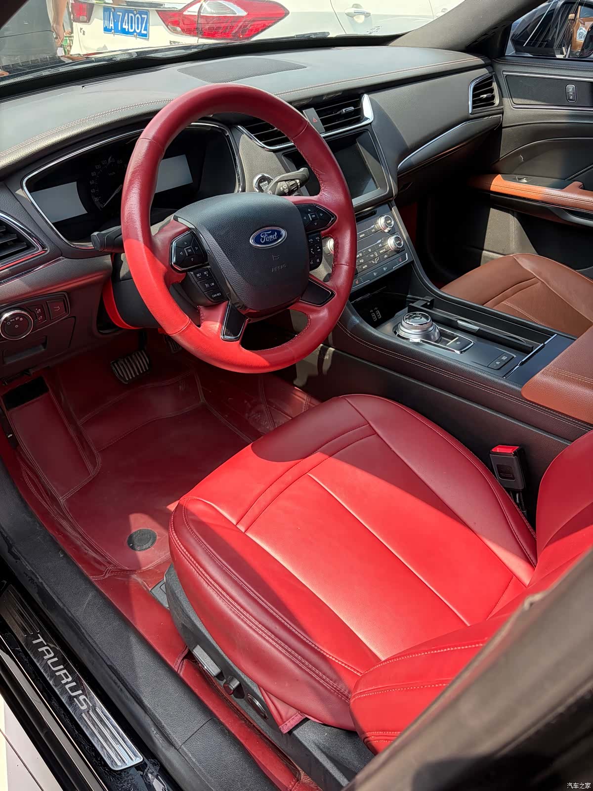 Ford Taurus, 2018 все фото