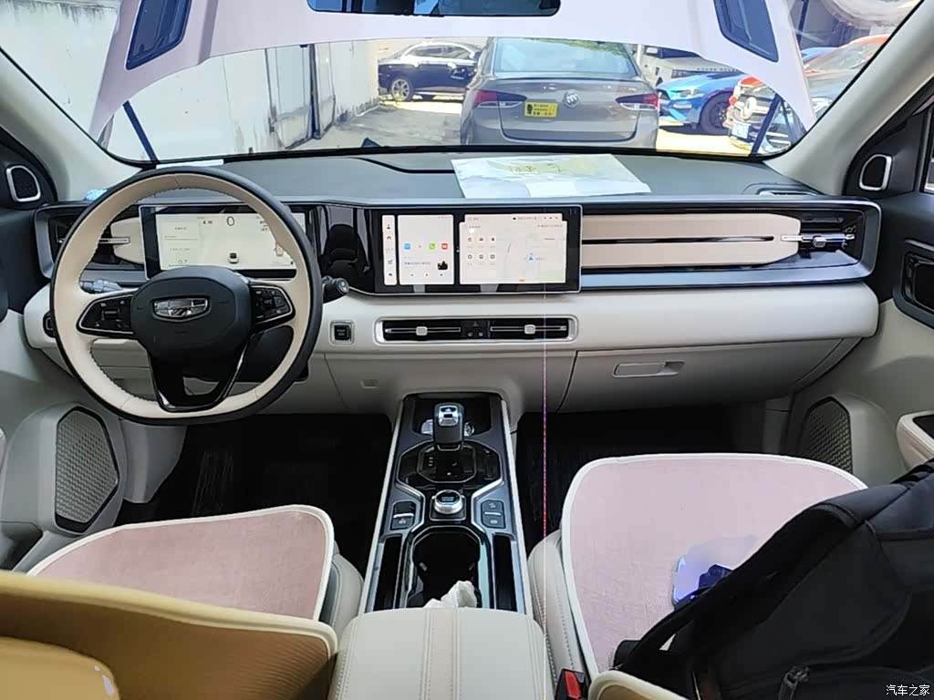 Geely Icon, 2023 10