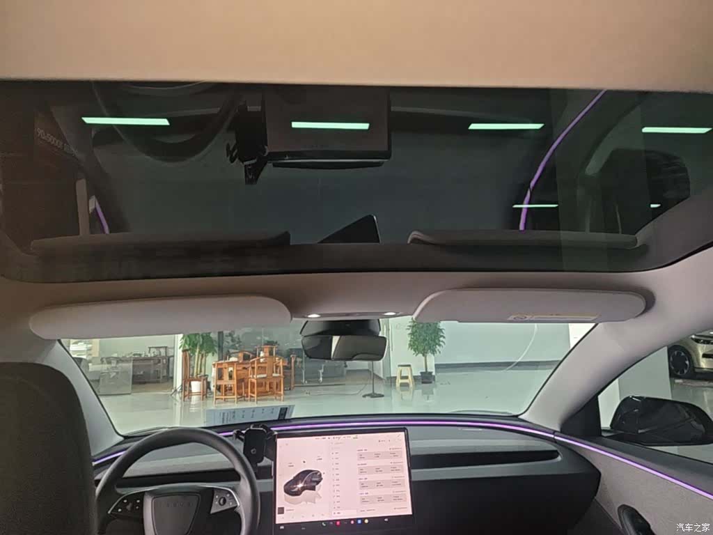 Tesla Model 3, 2024 18
