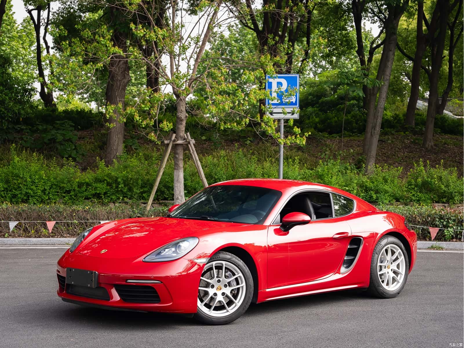 Porsche Cayman, 2017 1