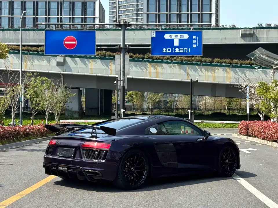 Audi R8