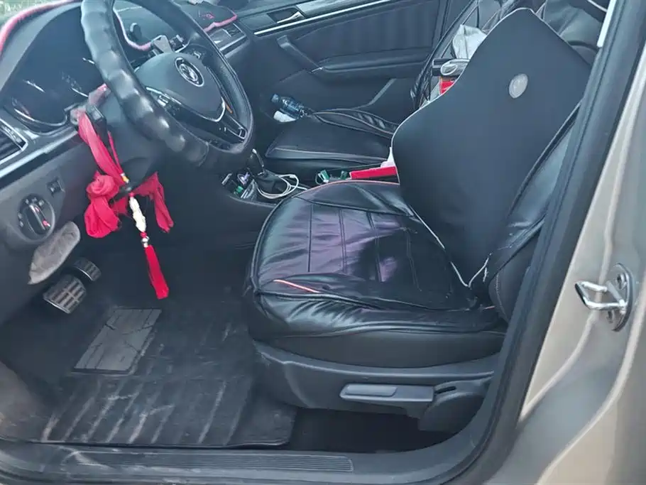 Volkswagen C-TREK Wei Collar