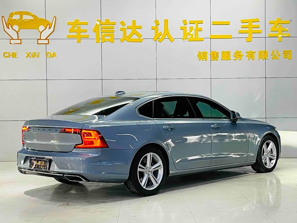 Volvo S90