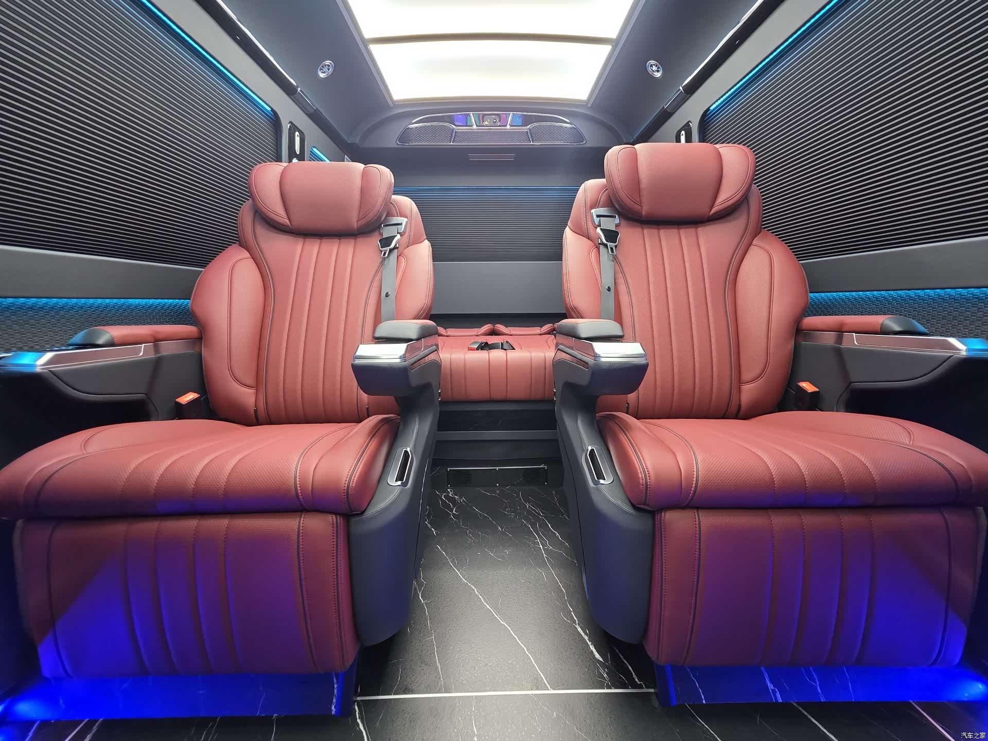 Hongqi 17, 2024 7