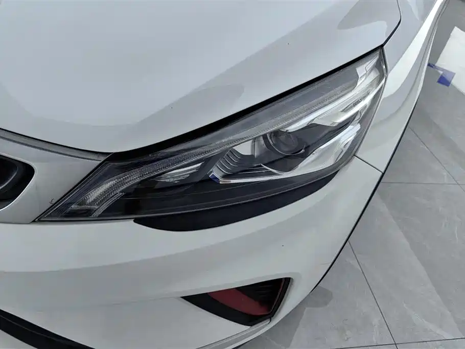 Geely Emgrand GS