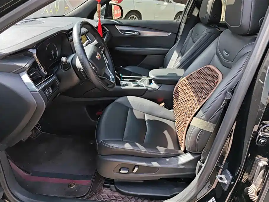Cadillac XT6