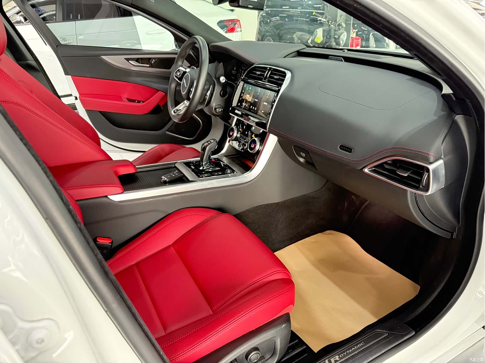 Land Rover XEL, 2023 все фото