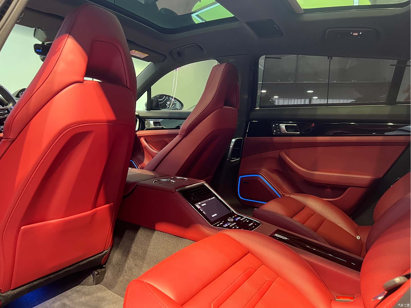 Porsche Panamera, 2023 9