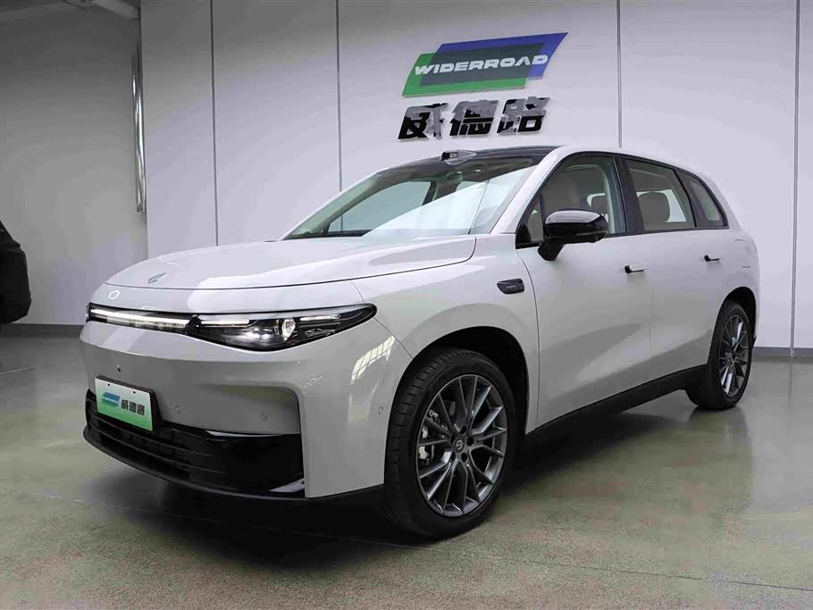 Leapmotor C10