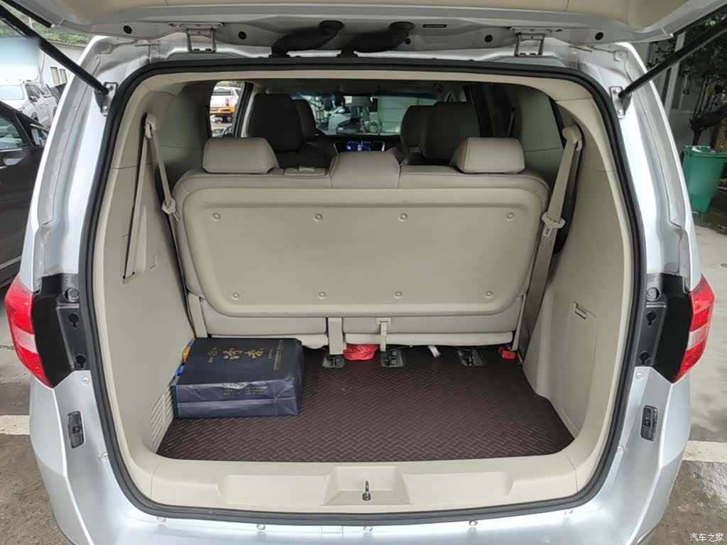 Buick GL8, 2017 19