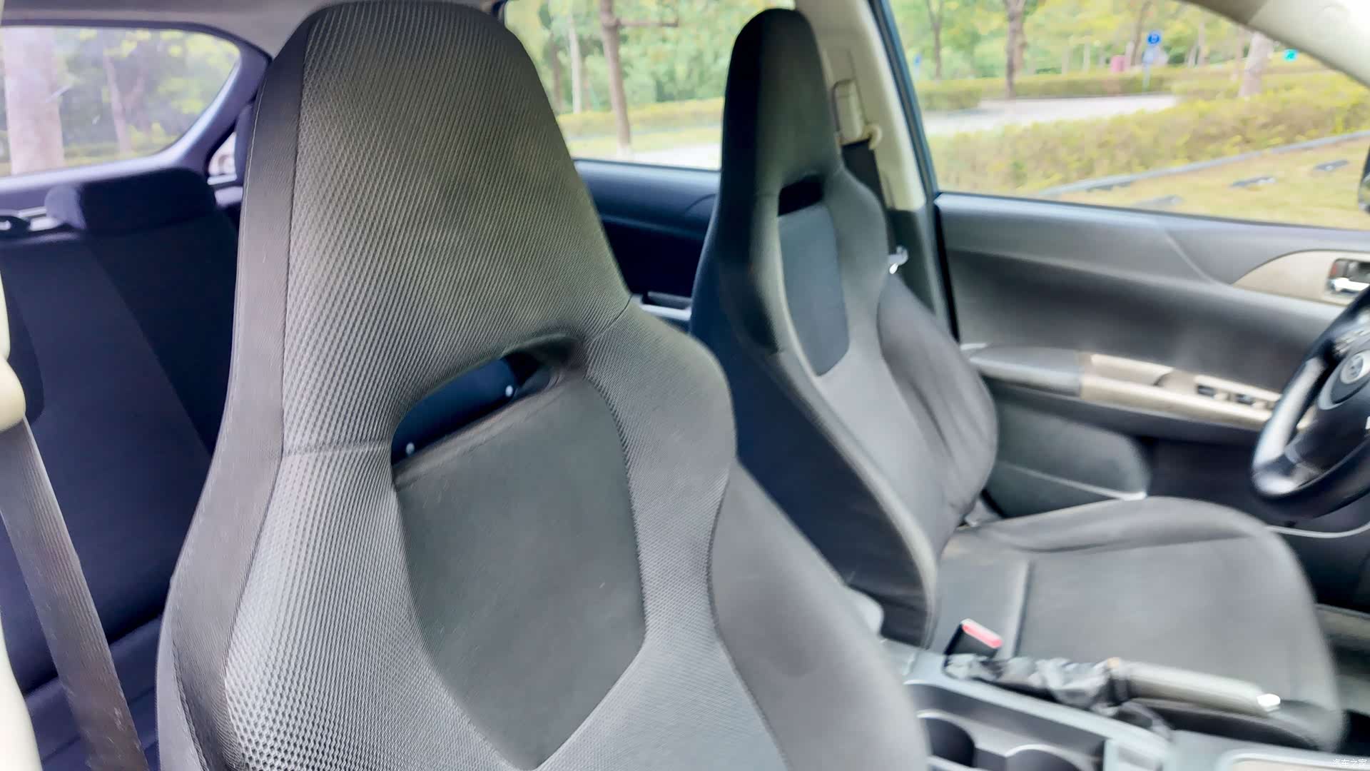 Subaru 2.0R, 2009 31