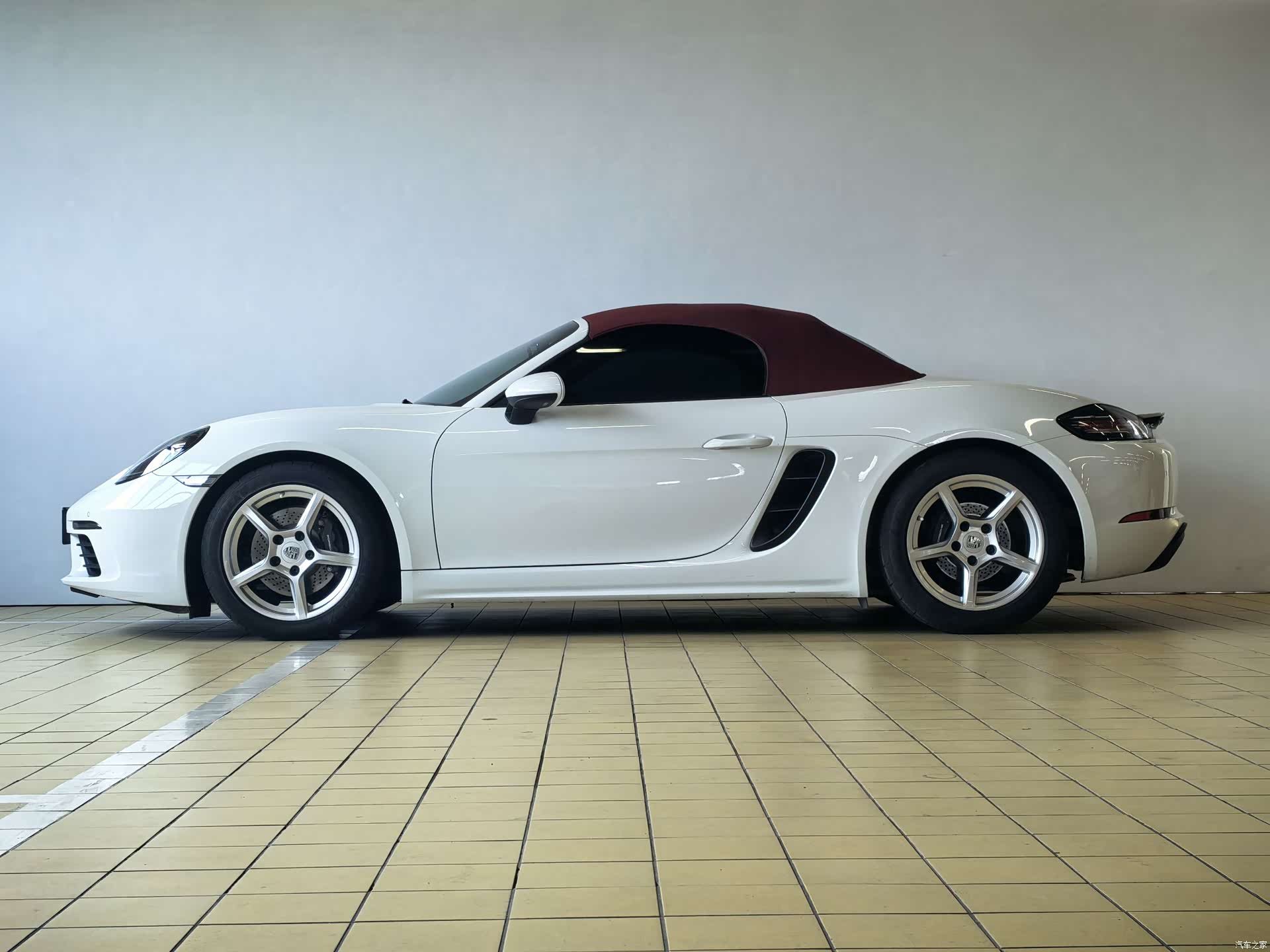 Porsche Boxster, 2024 4