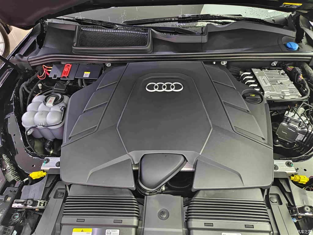 Audi Q7, 2025 16