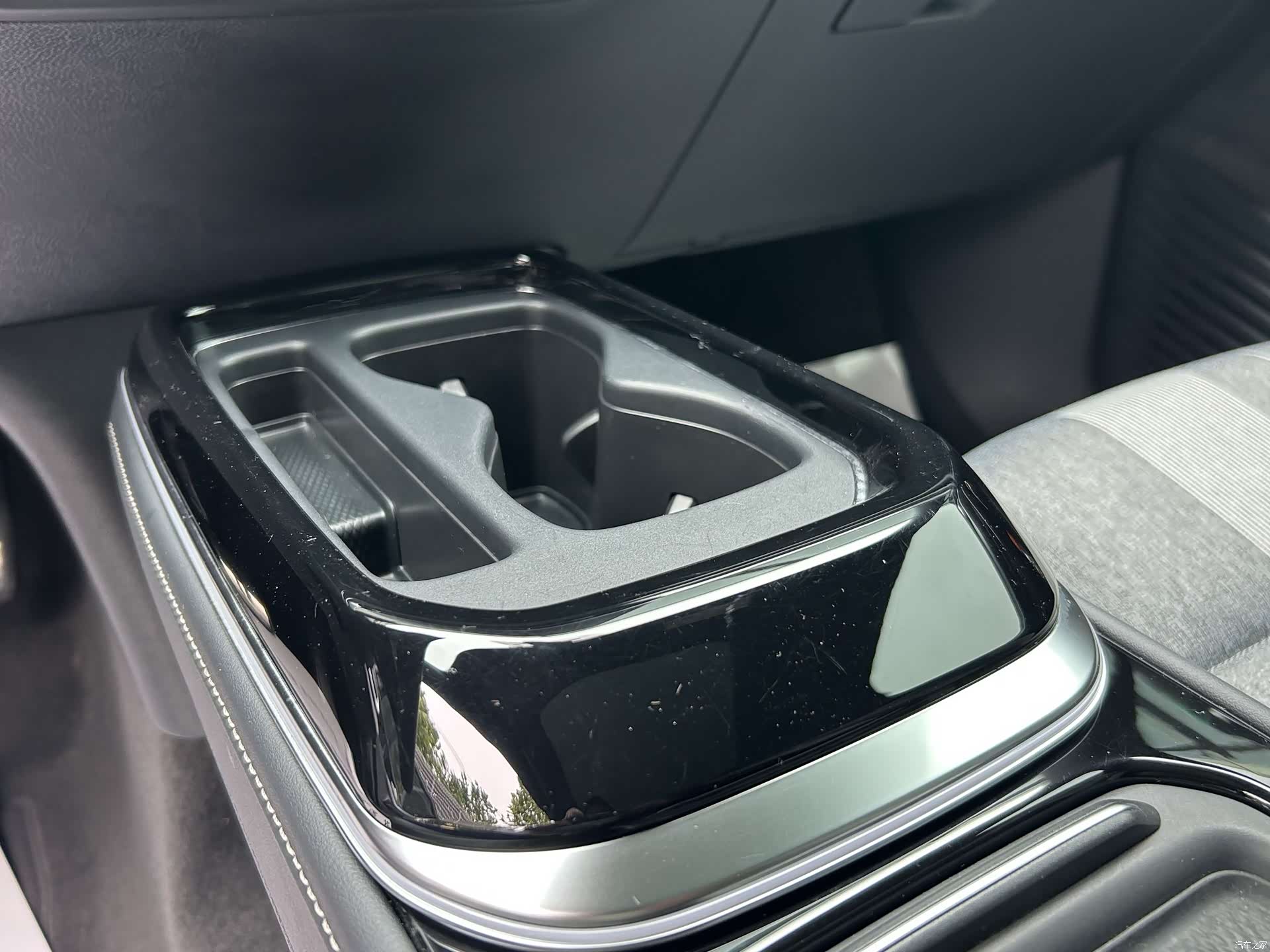 Volkswagen ID.4, 2024 7
