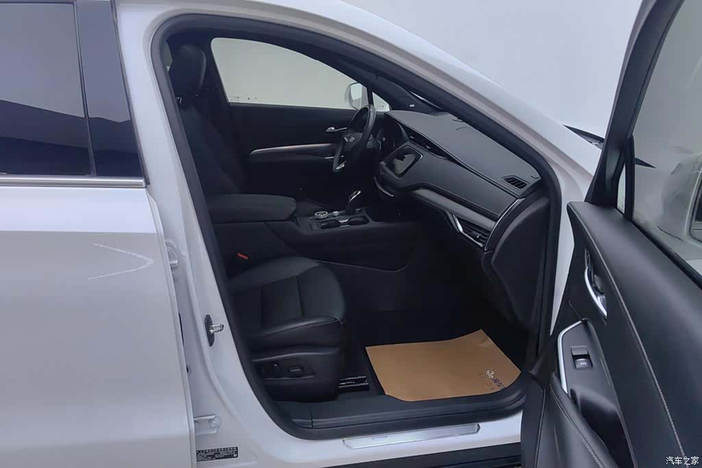 Cadillac XT4, 2022 8