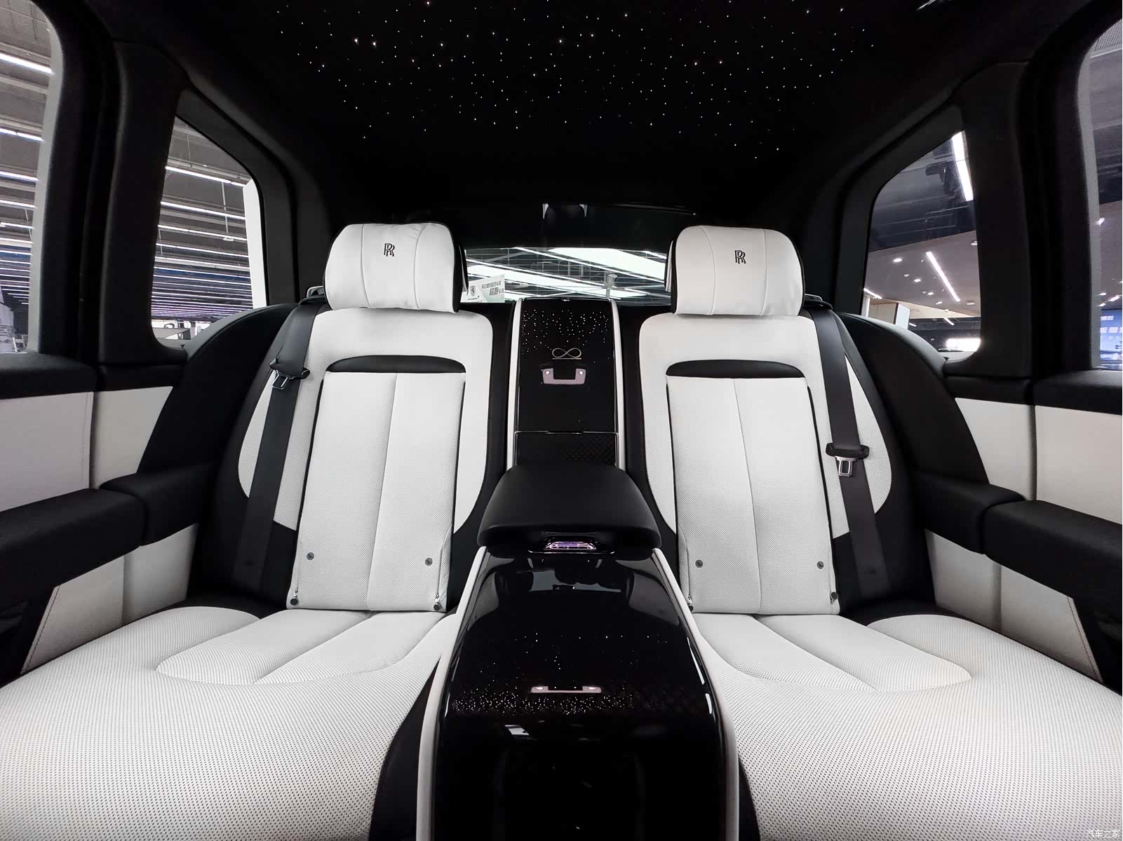 Rolls-Royce Cullinan, 2021 26