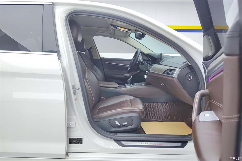 BMW 5 Series, 2019 8