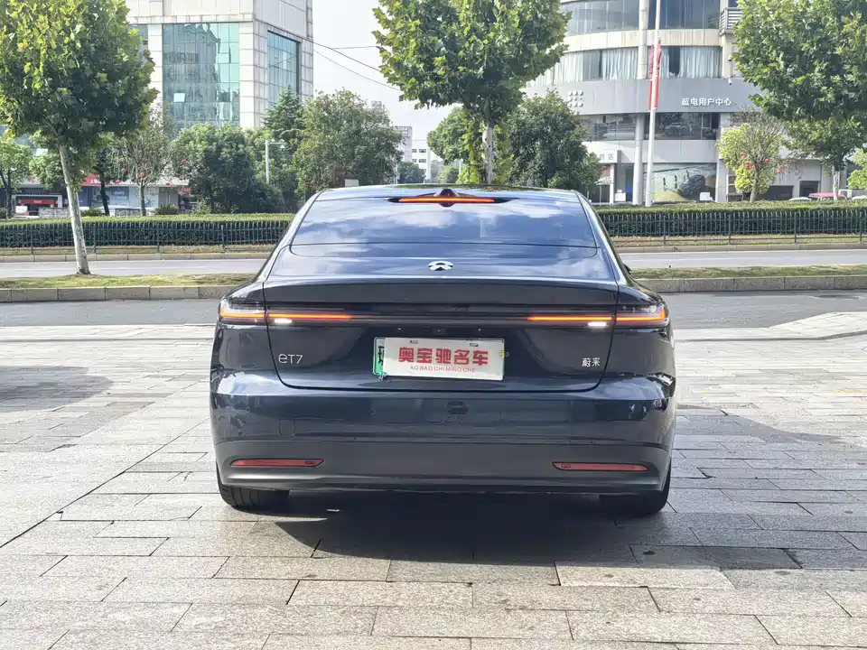 NIO ET7