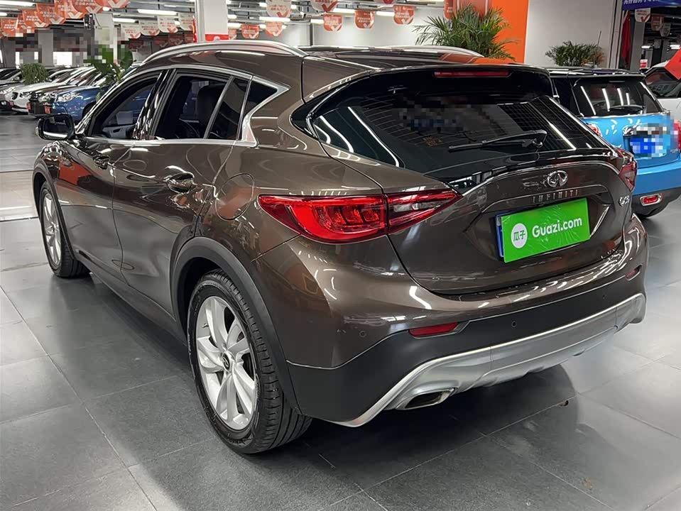 Infiniti QX30
