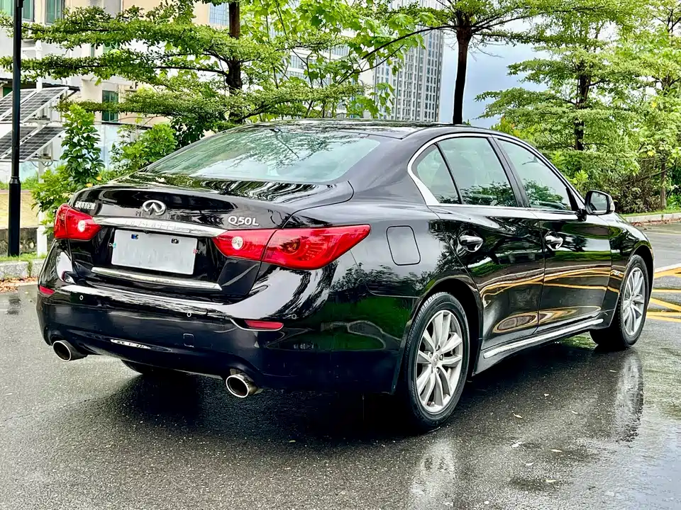 Infiniti Q50L