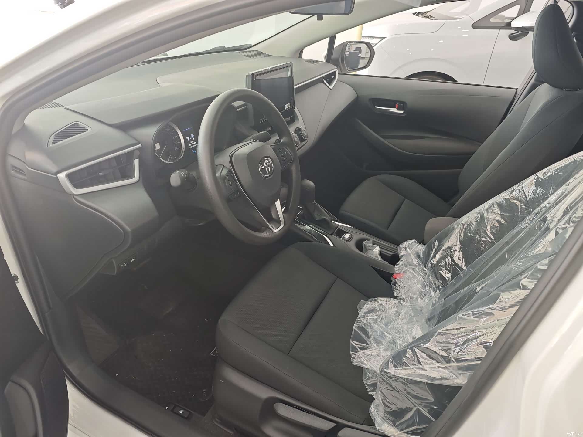 Toyota Corolla, 2025 4