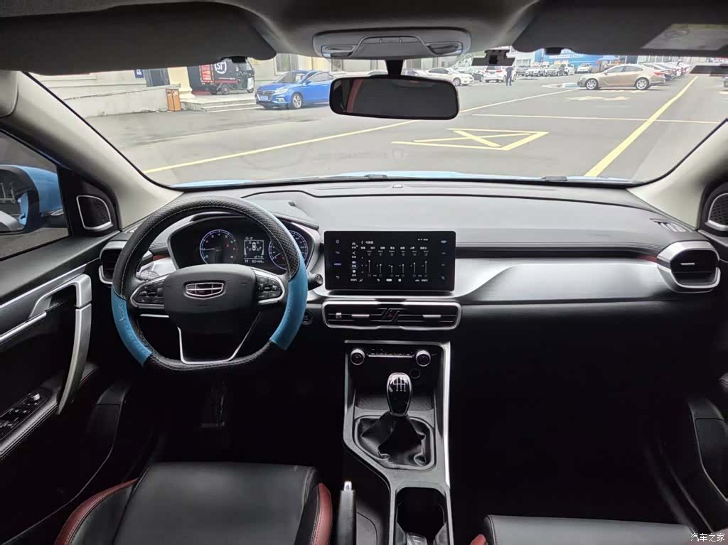 Geely Coolray, 2022 8