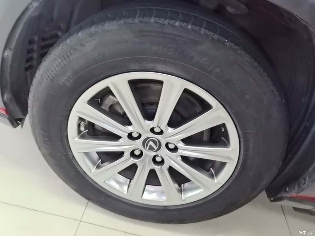 Lexus NX, 2018 23