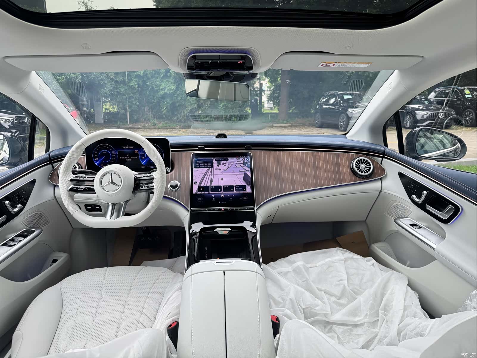 Mercedes-Benz EQE, 2025 11