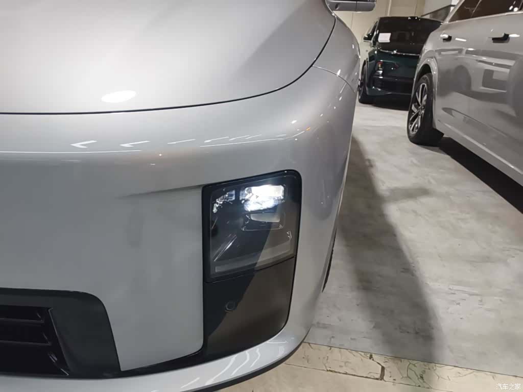 Li Auto i8, 2026 24