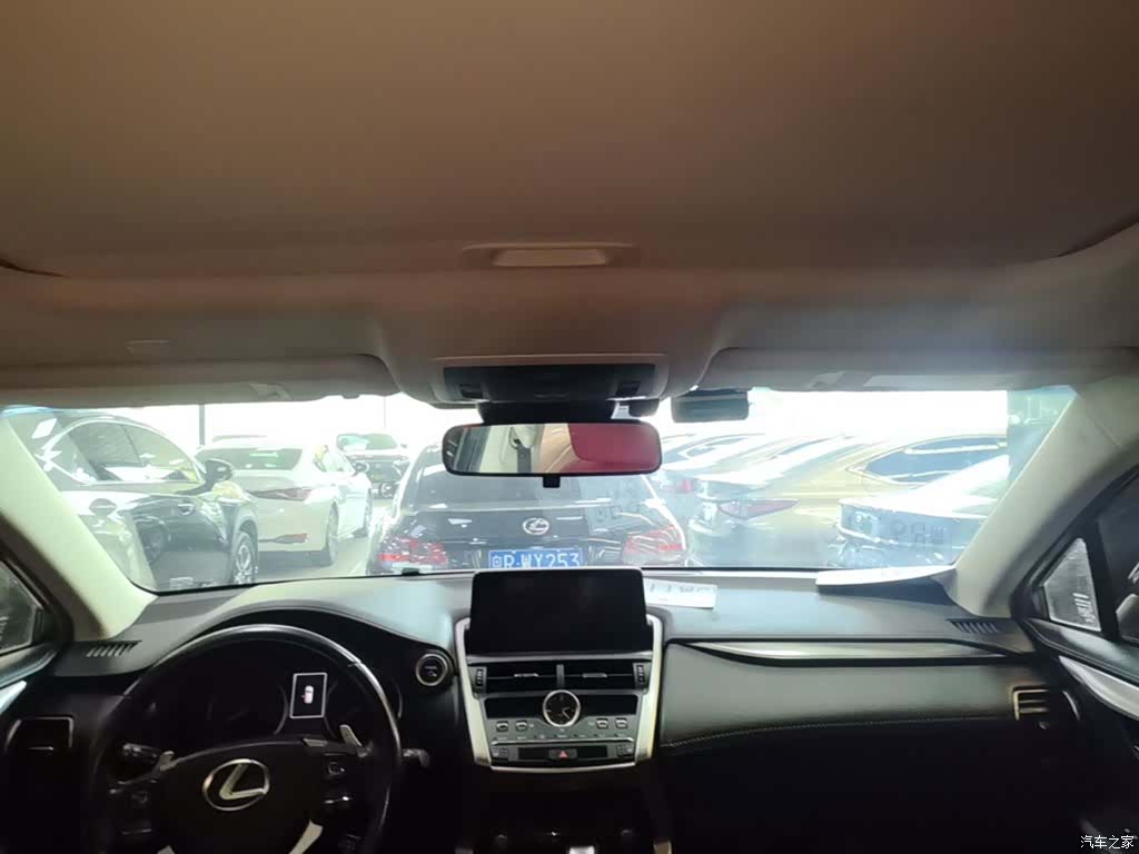 Lexus NX, 2018 18