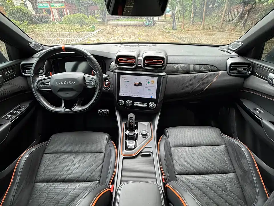 Lynk & Co 02 Hatchback